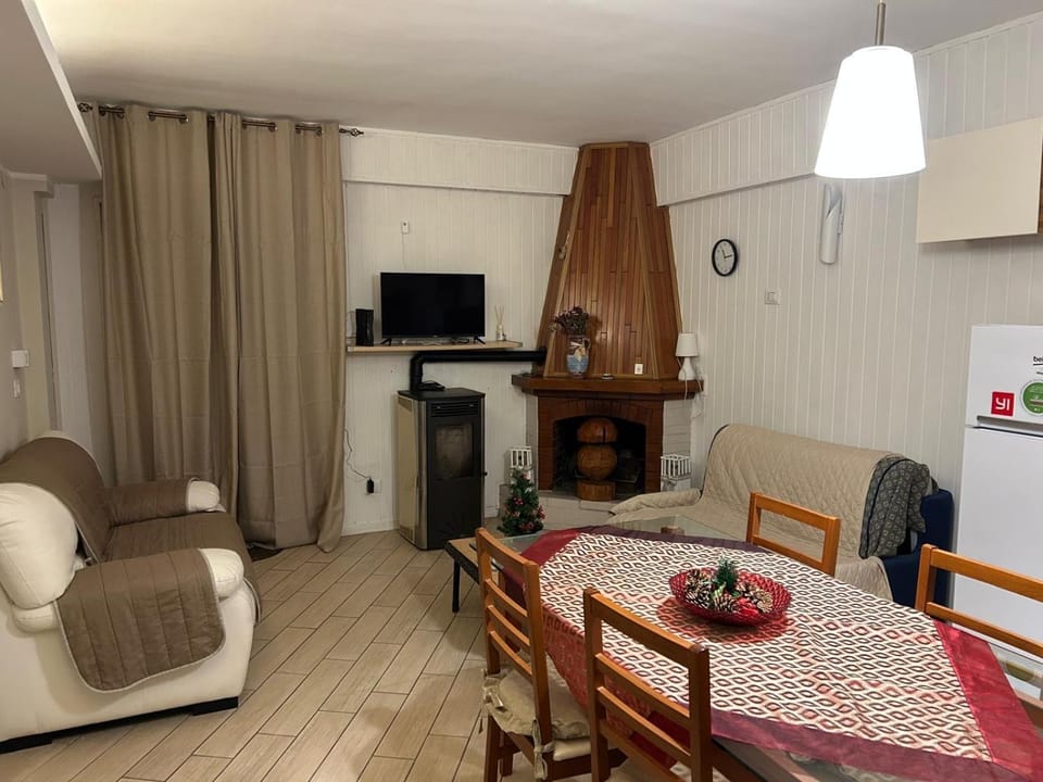 Communal lounge/ TV room, Seating area, Evening entertainment