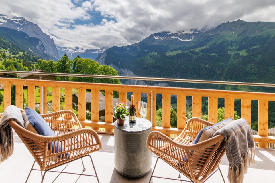 Natural landscape, View (from property/room), Balcony/Terrace, Landmark view, Mountain view