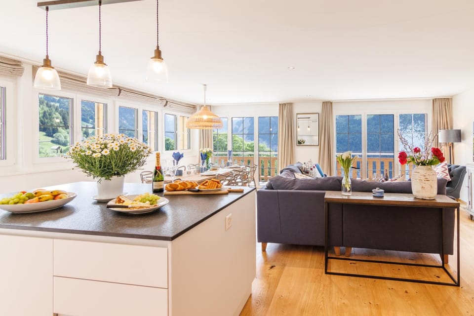 Living room, Dining area, kitchen