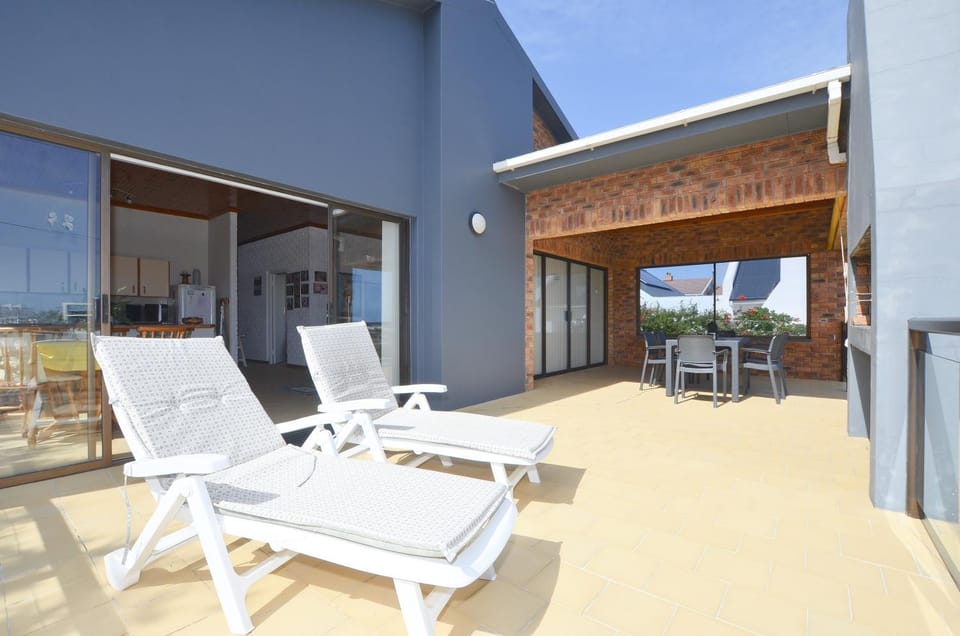 Patio, Seating area