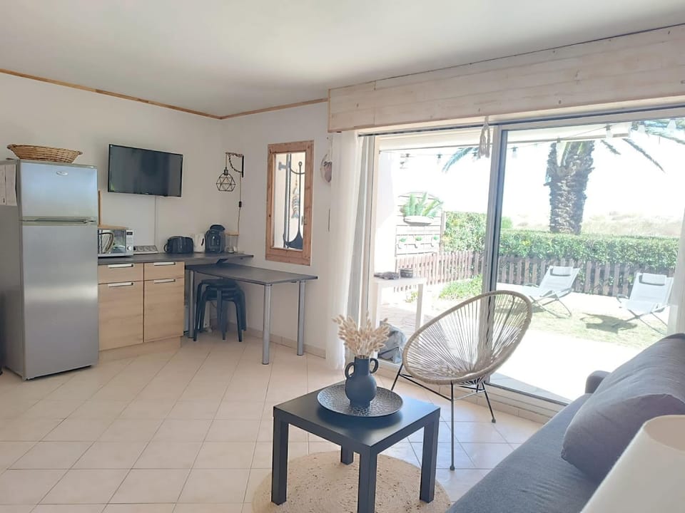 TV and multimedia, Living room, pet friendly