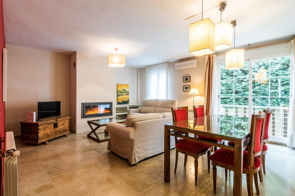 Communal lounge/ TV room, Living room, Seating area
