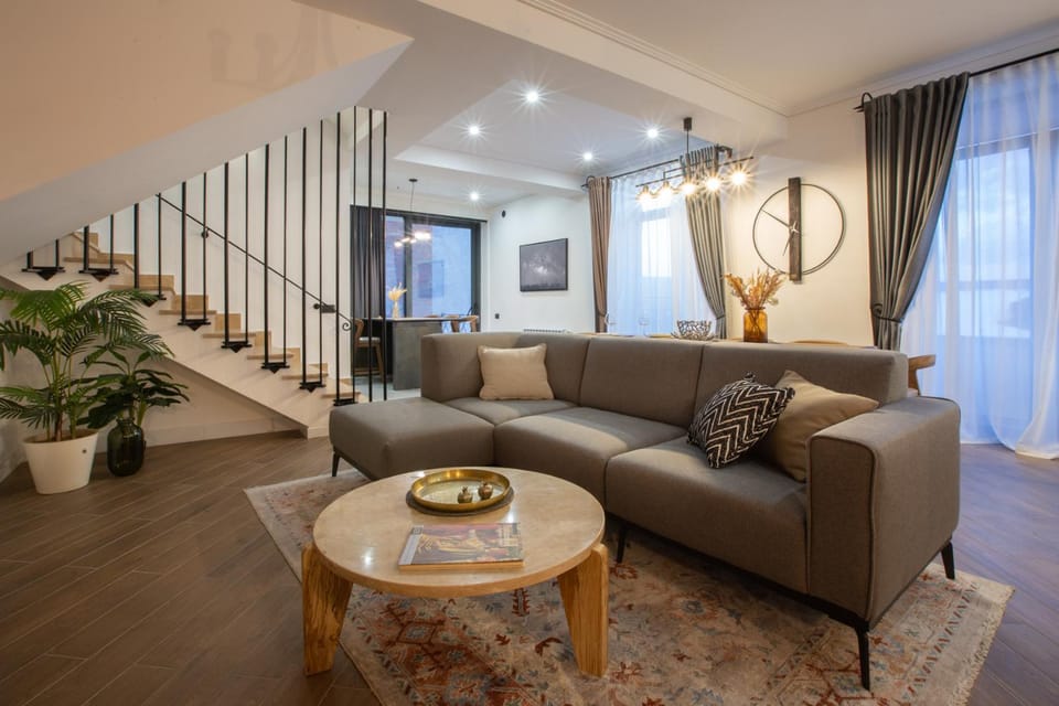 Living room, Seating area