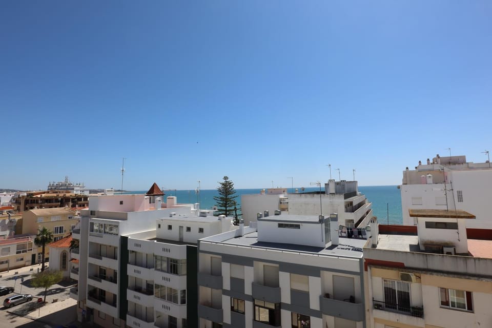 Sea view, Street view