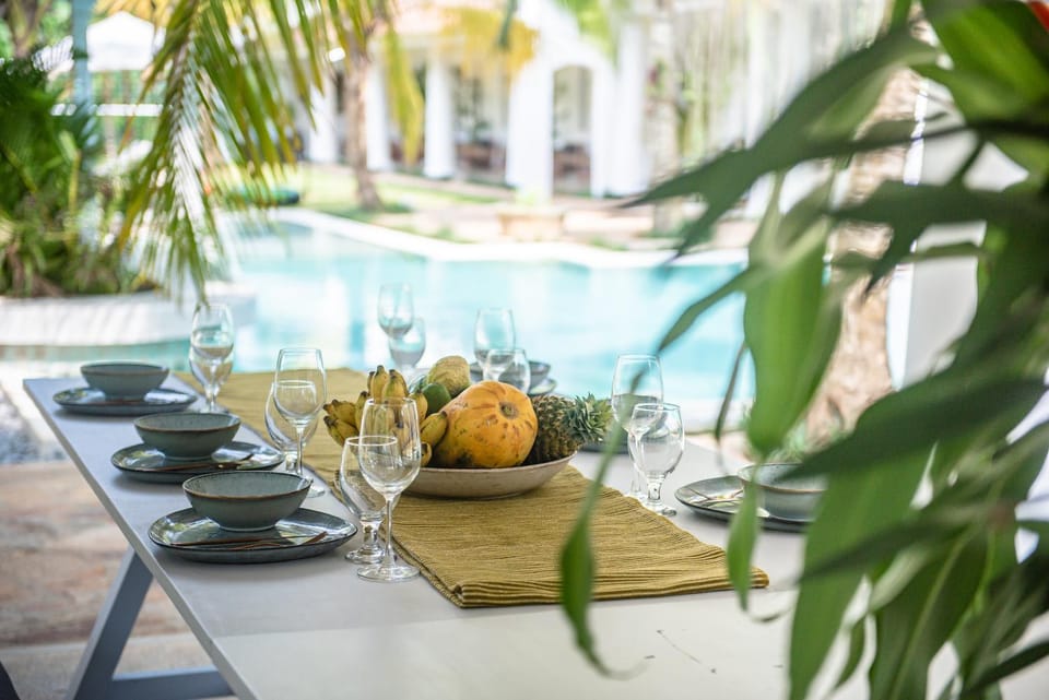 Restaurant/places to eat, Food and drinks, Food, Garden view, Pool view