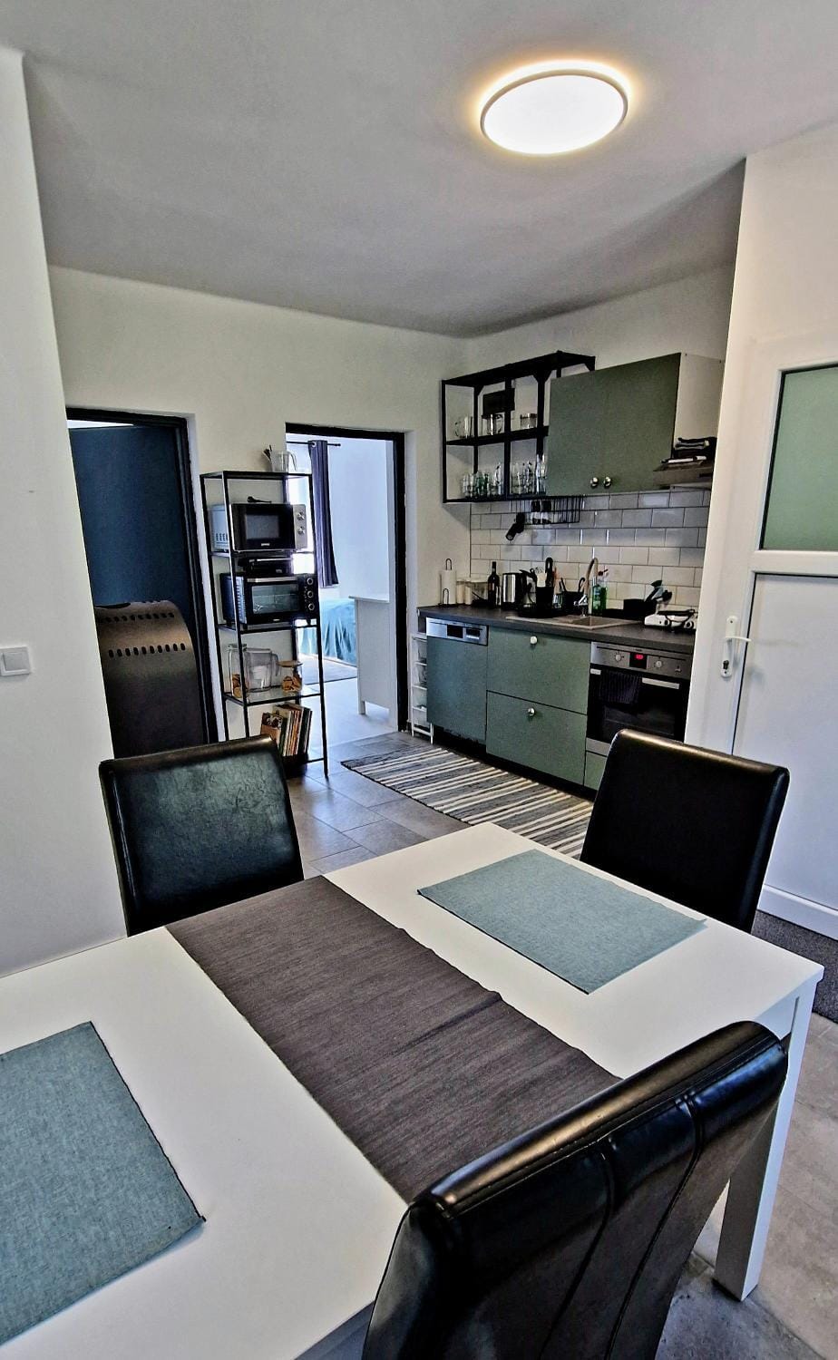 Kitchen or kitchenette, Living room, Seating area, Dining area, minibar, pet friendly