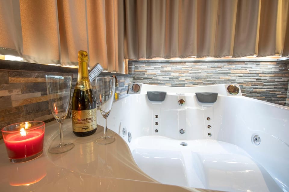 Hot Tub, Bathroom, Bath