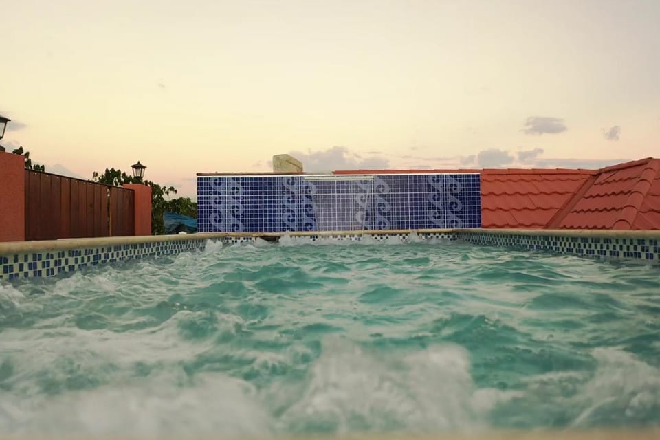 Royal Vybez Vacation Homes Apartment in Saint Catherine Parish