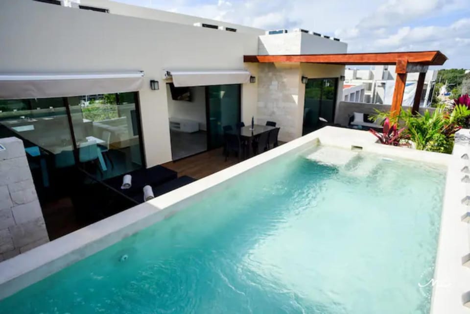 Pool view, Swimming pool