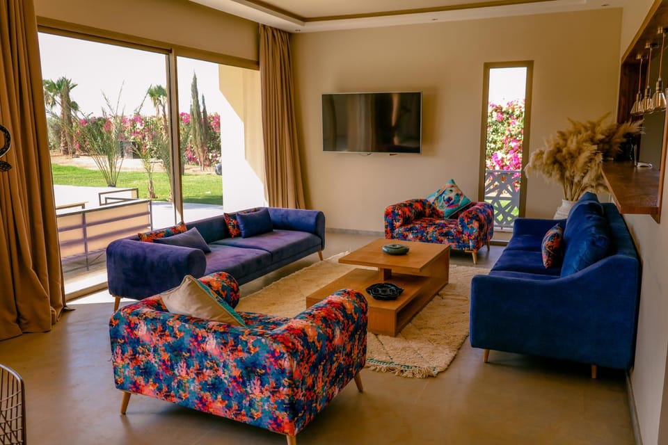 Lounge or bar, Seating area