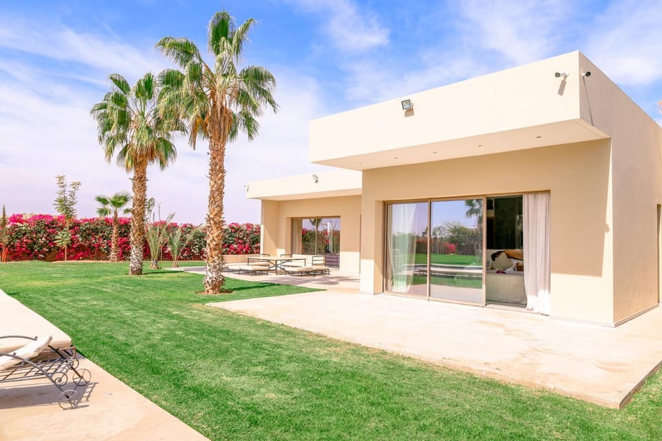 Property building, Patio, Garden