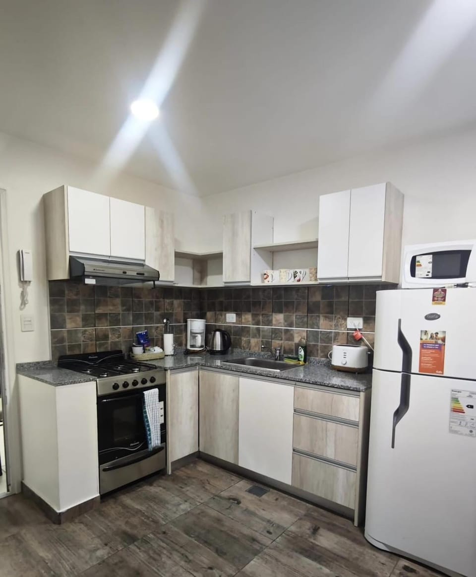 Coffee/tea facilities, Kitchen or kitchenette, oven, toaster