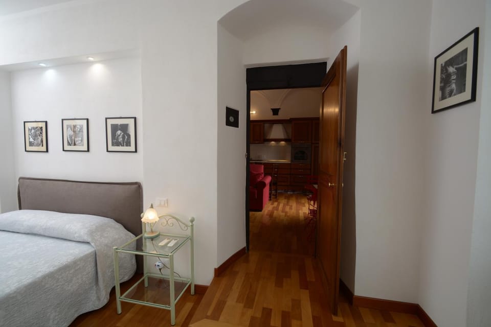 Living room, Photo of the whole room, Bedroom