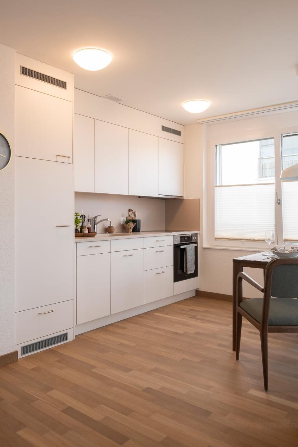Coffee/tea facilities, Kitchen or kitchenette, Dining area