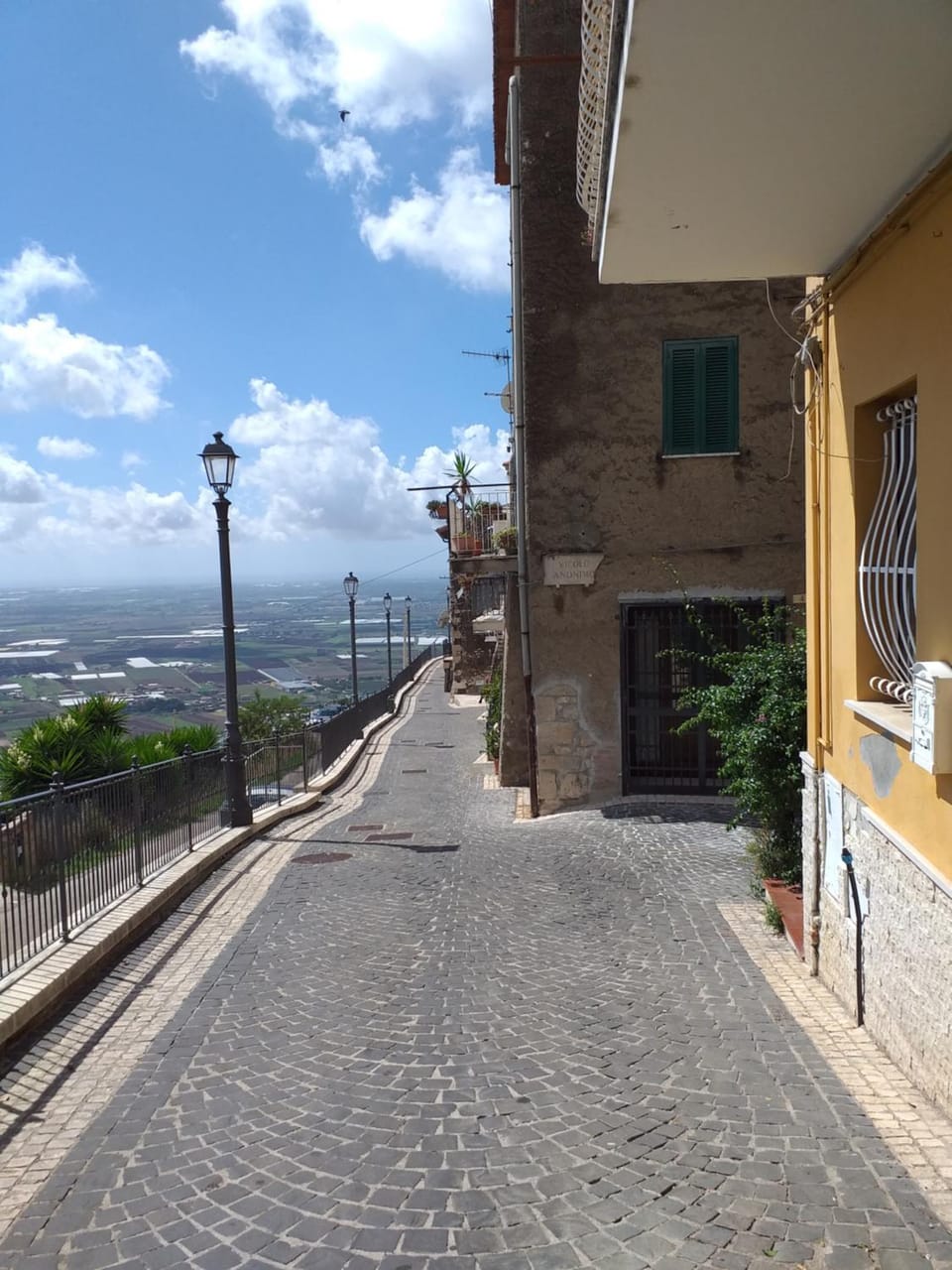 Neighbourhood, Street view