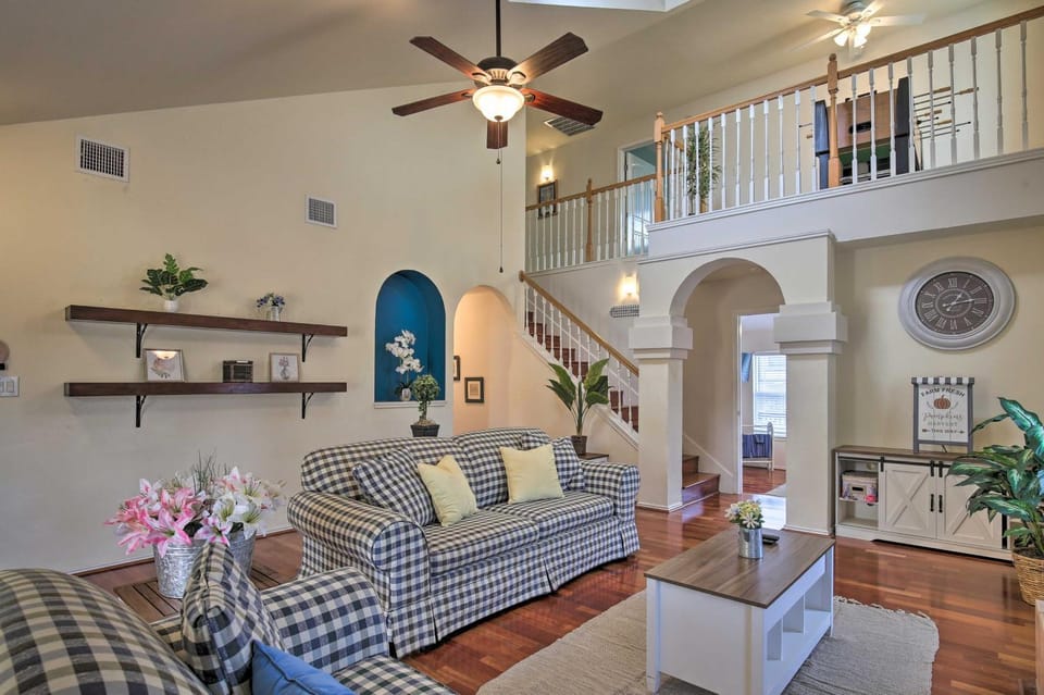 San Antonio Home w/ Pool & Hot Tub Near SeaWorld! House in San Antonio