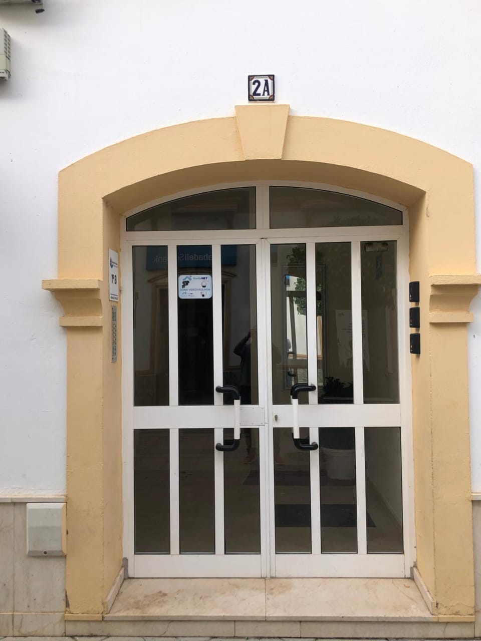Facade/entrance