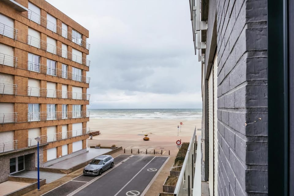 Property building, Balcony/Terrace, Beach, Beach, Sea view, Street view