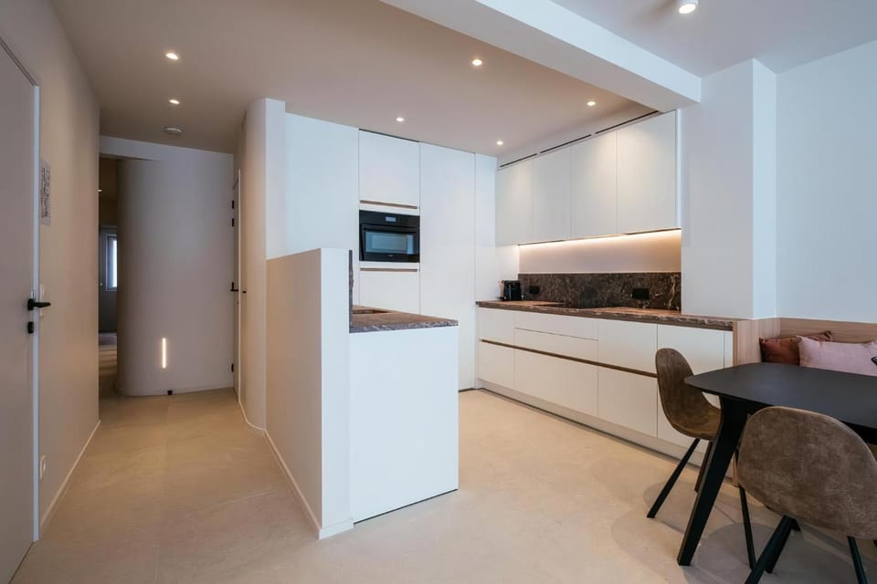 Seating area, kitchen