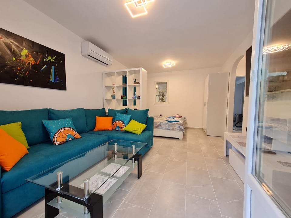 Living room, Bedroom