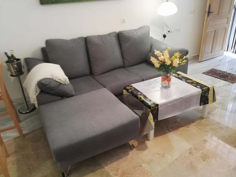 Living room, Dining area, Facility for disabled guests