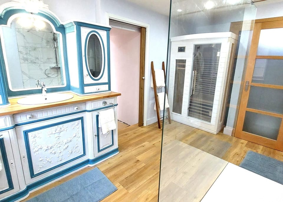 Shower, Sauna, Sauna, Bathroom, Decorative detail