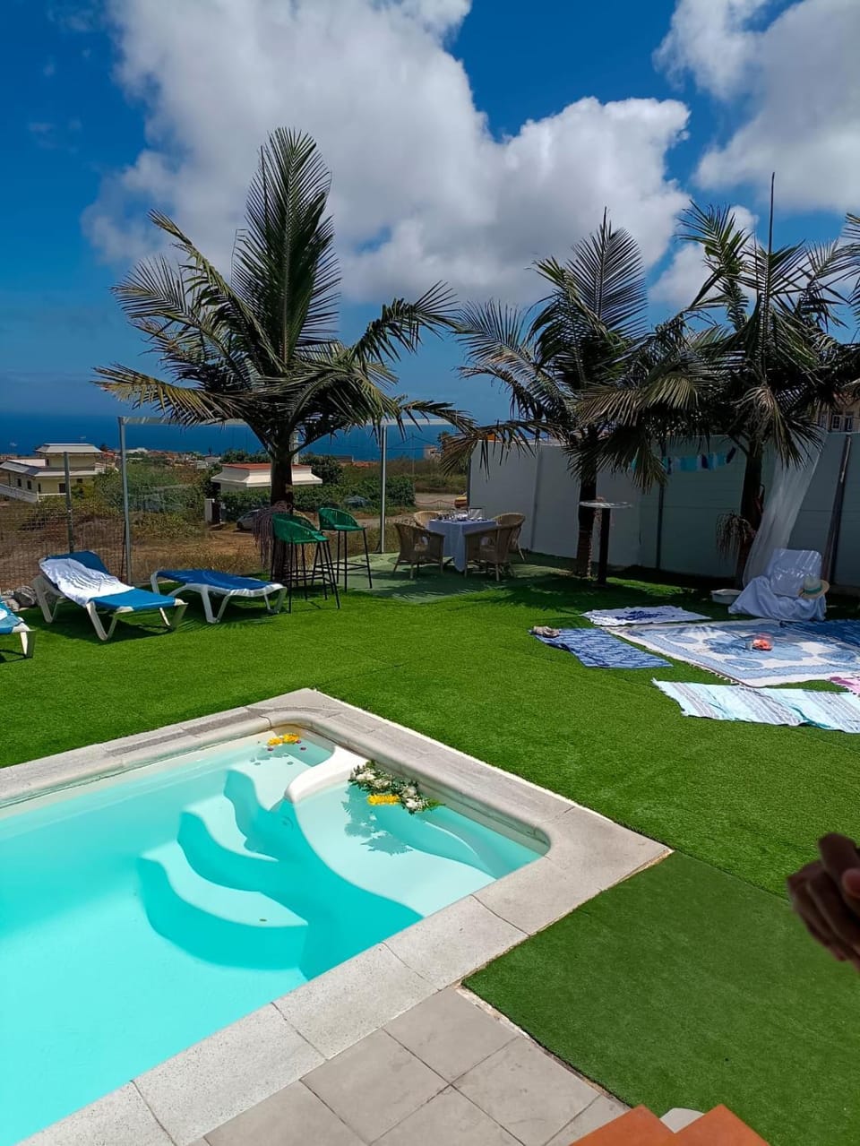 Spring, Day, Natural landscape, Garden, Garden view, Pool view, Swimming pool, sunbed