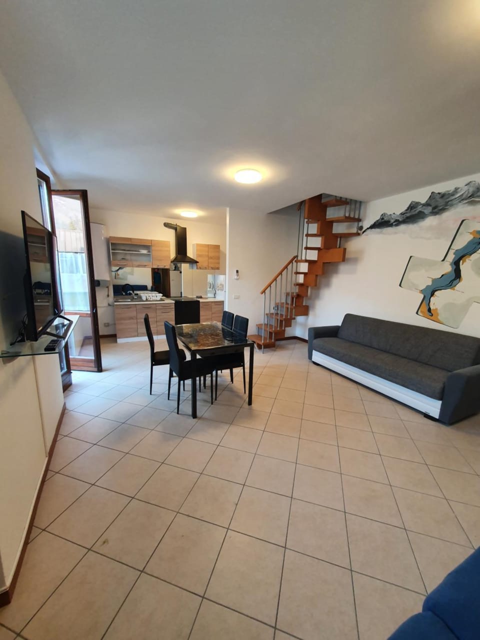 Communal lounge/ TV room