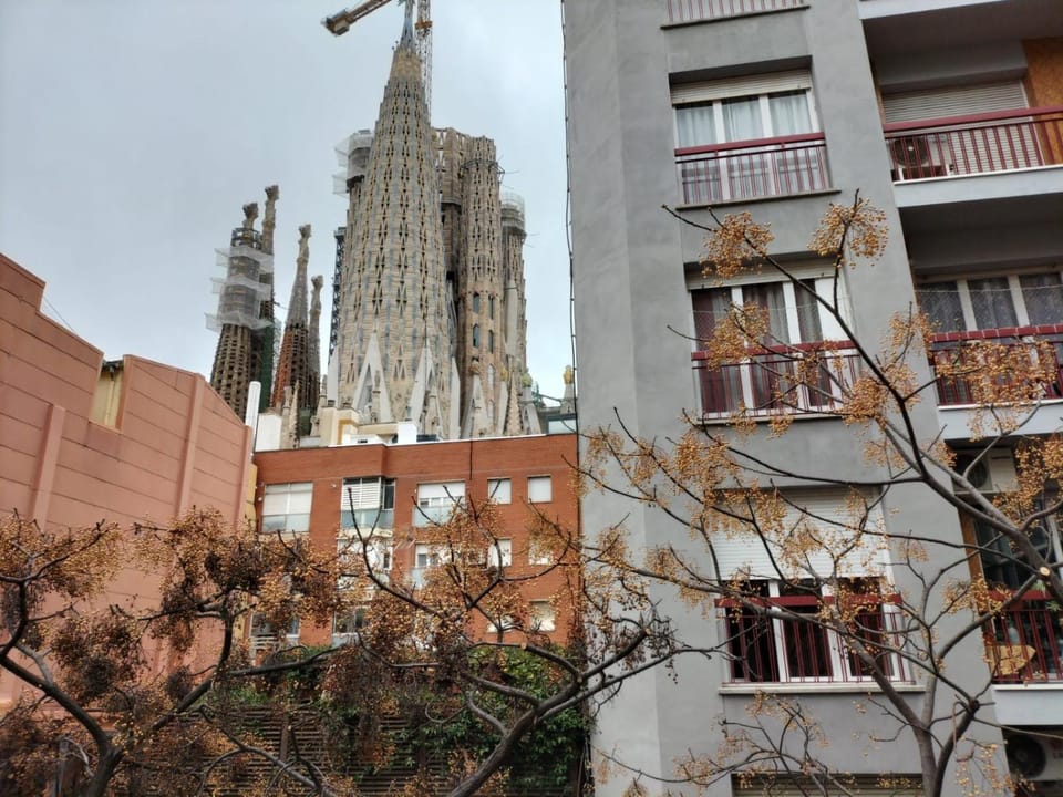 Nearby landmark, Neighbourhood, View (from property/room), City view, Landmark view, Street view