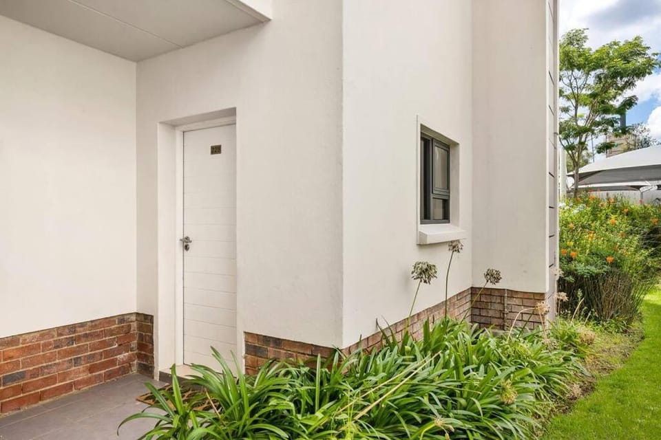 V&S Apartments - Lovely 2 bedroom in Fourways, Johannesburg Apartment in Sandton
