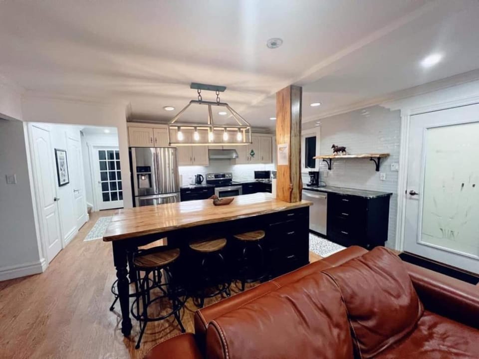 CHALET AT THE BEACH House in Seguin