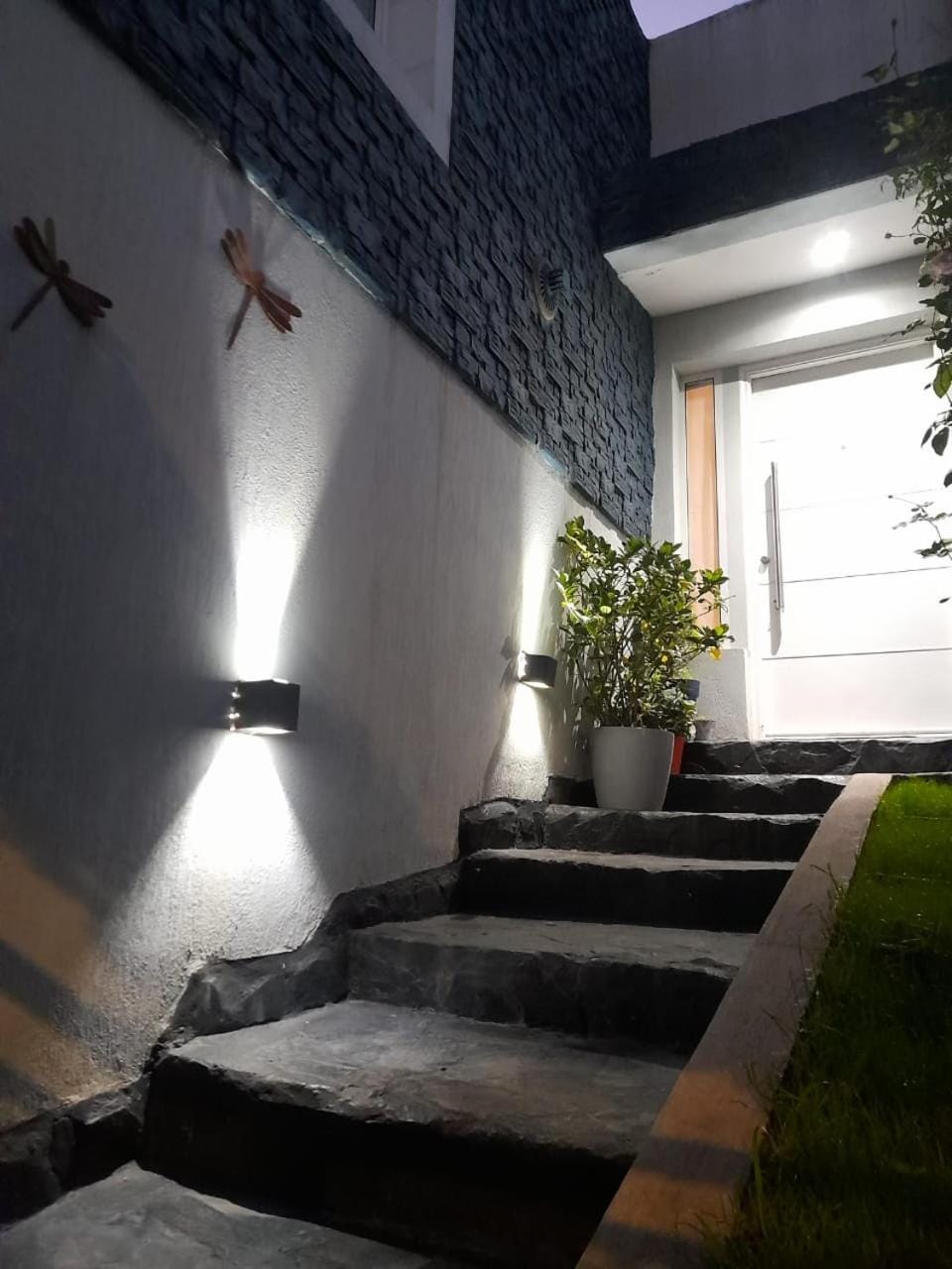 Facade/entrance
