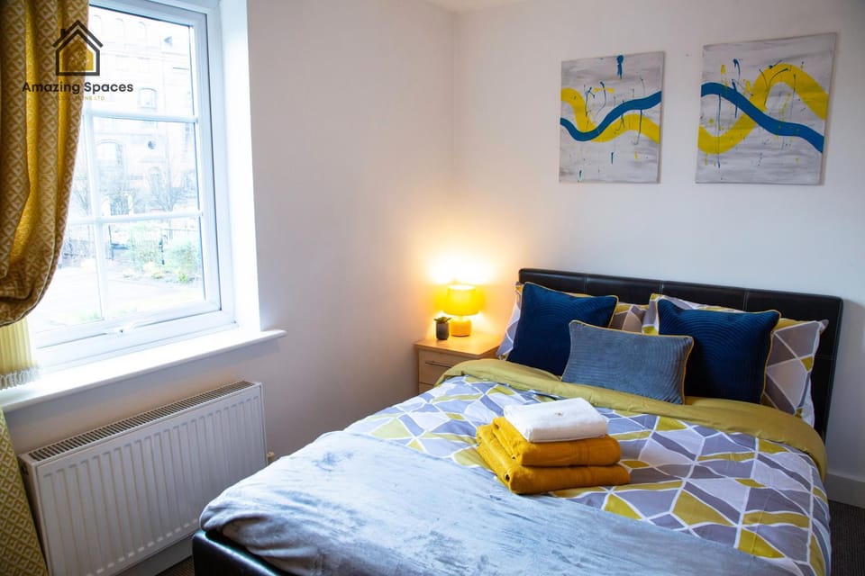 Bed, Photo of the whole room, Bedroom, internet