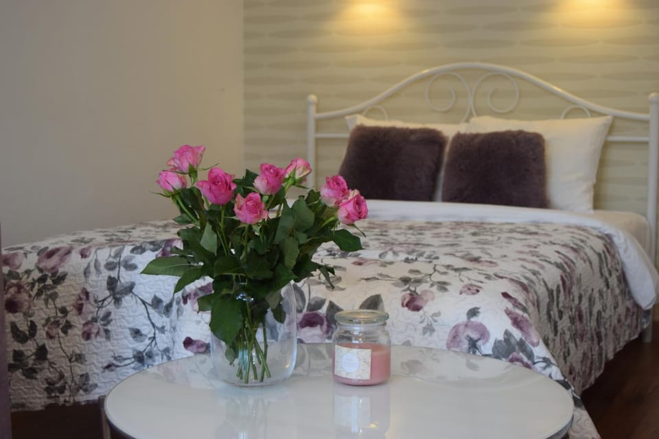 Be my Guest - Krucza Elegant Apartment - Rondo de Gaulle'a Center of Warsaw Metro Wi-Fi Apartment in Warsaw
