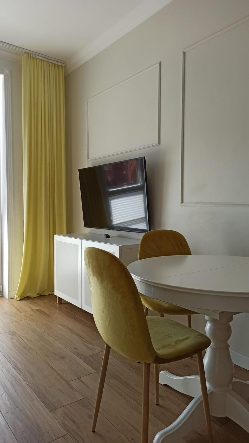 TV and multimedia, Living room, Dining area