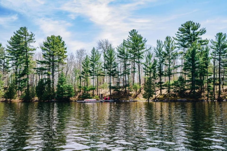 3 Bedroom Point Cottage On Muskoka Shores House in Seguin