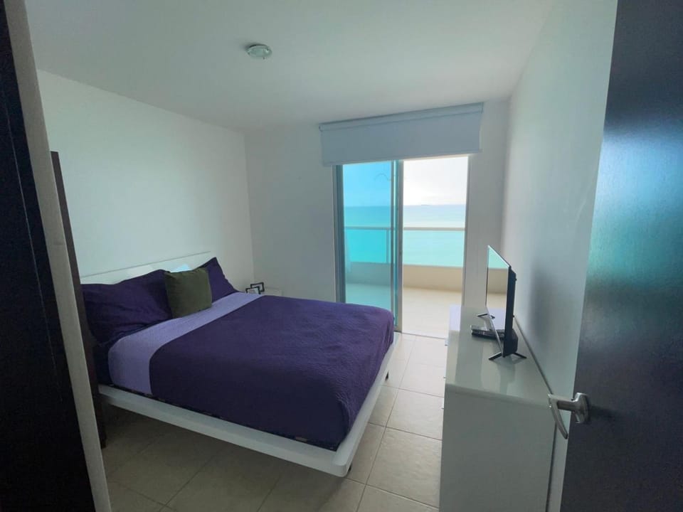Bed, Photo of the whole room, Bedroom, Sea view