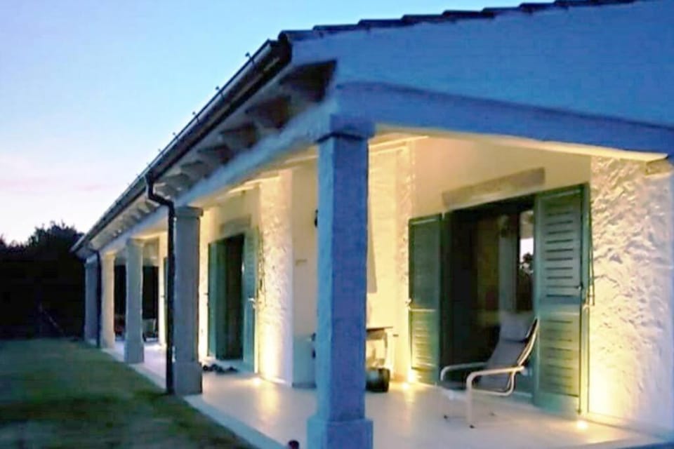 Property building, Patio, Facade/entrance