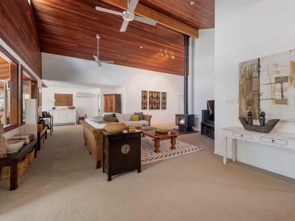 Lakeside Lodge House in Laurieton