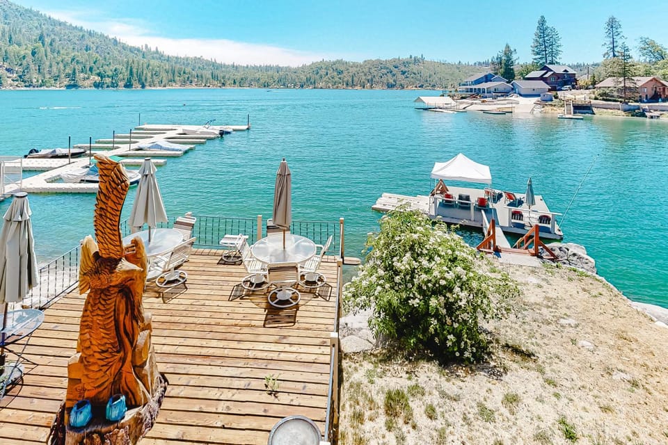 Paha Lakefront House in Bass Lake