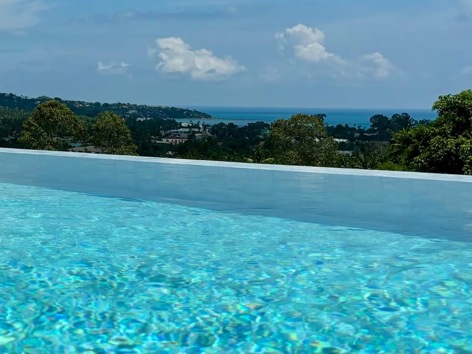 Pool view, Sea view
