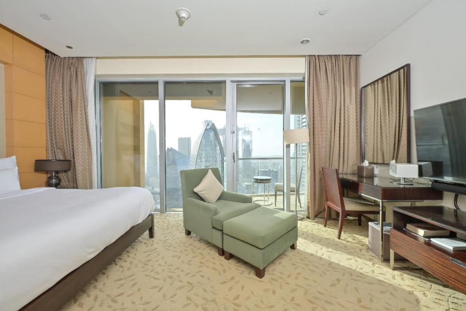 Bed, TV and multimedia, Bedroom