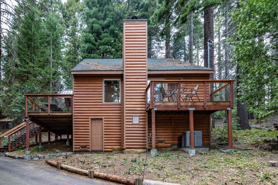 Yosemite Silvertip Lodge House in Fish Camp