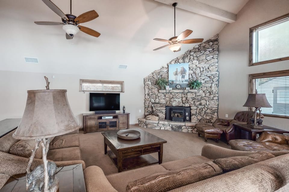 Brickers Lakefront House in Bass Lake
