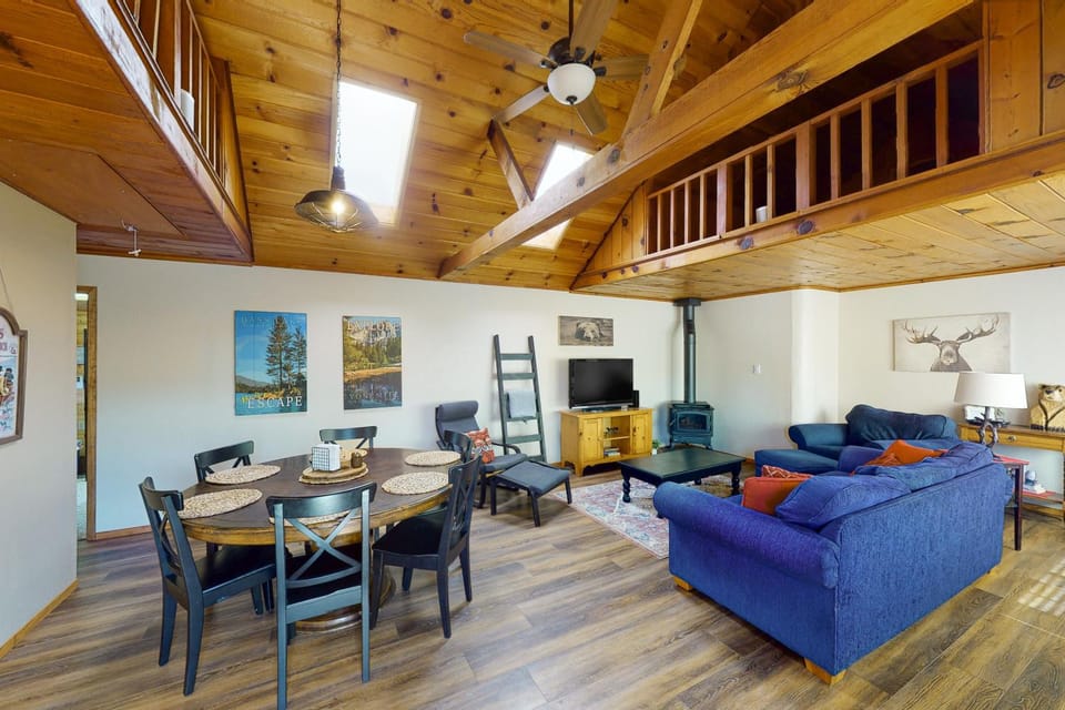 Brier Escape House in Bass Lake