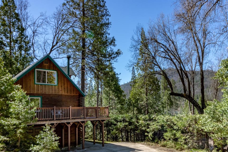 Harris Lakeview Cabin Cabin in Bass Lake