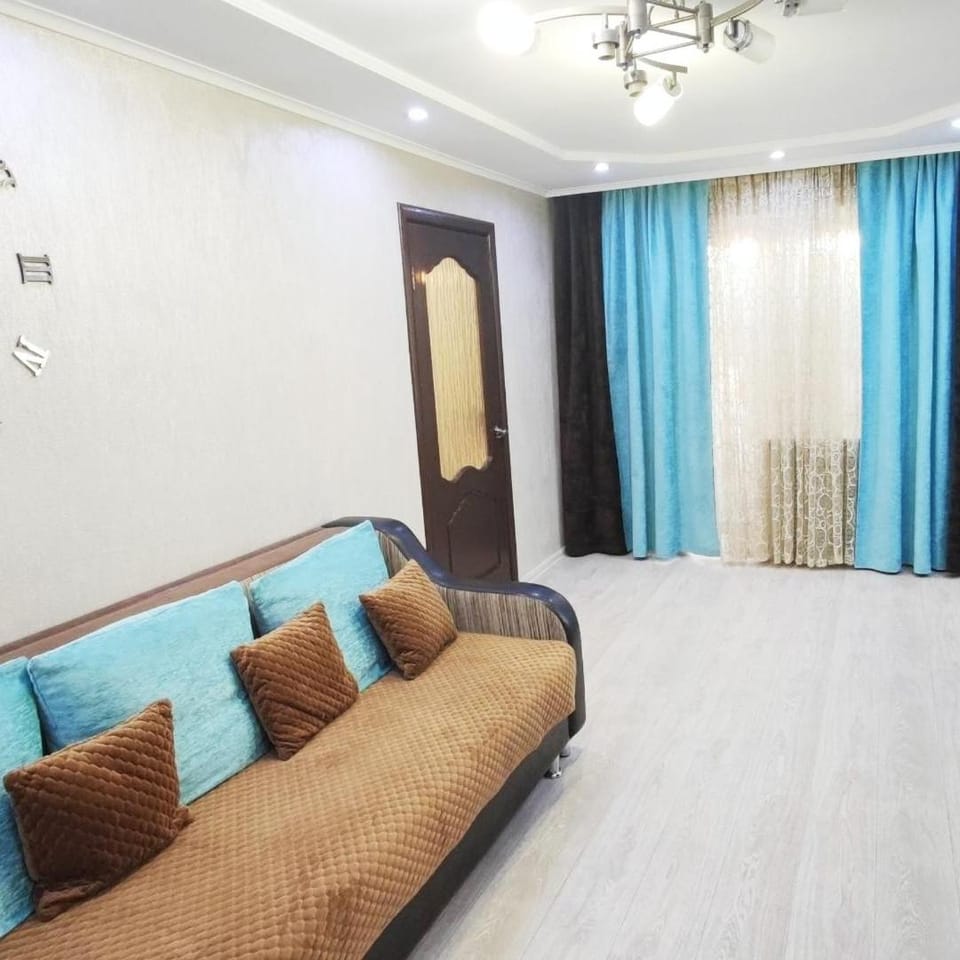 Living room, Photo of the whole room, Seating area