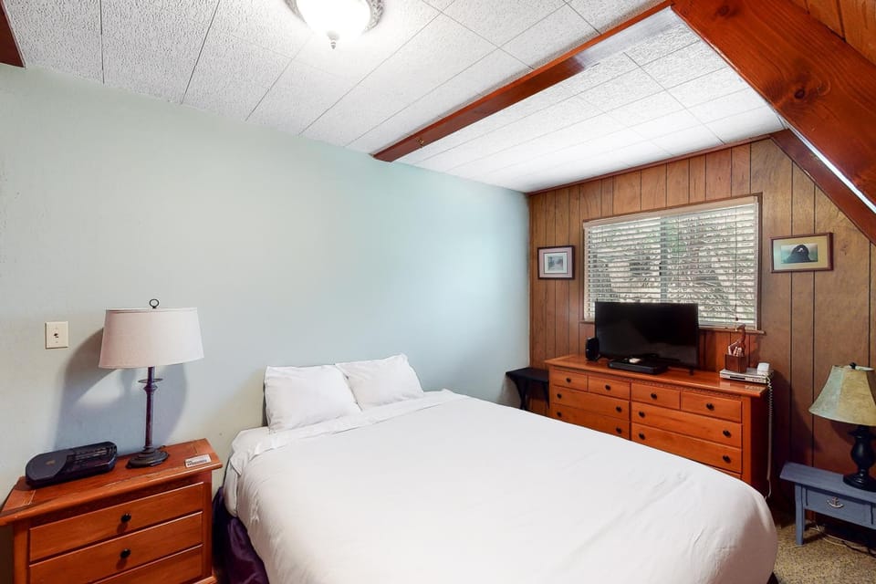 Alford Family Lodge House in Bass Lake