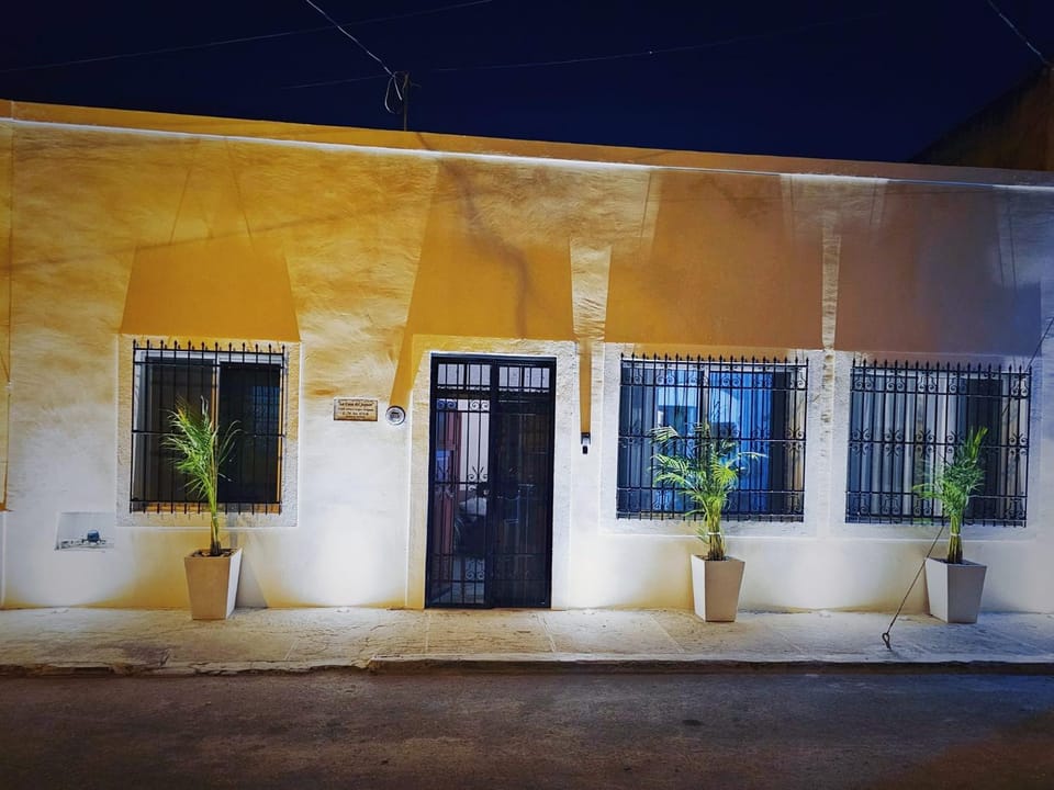 Property building, Facade/entrance, Night