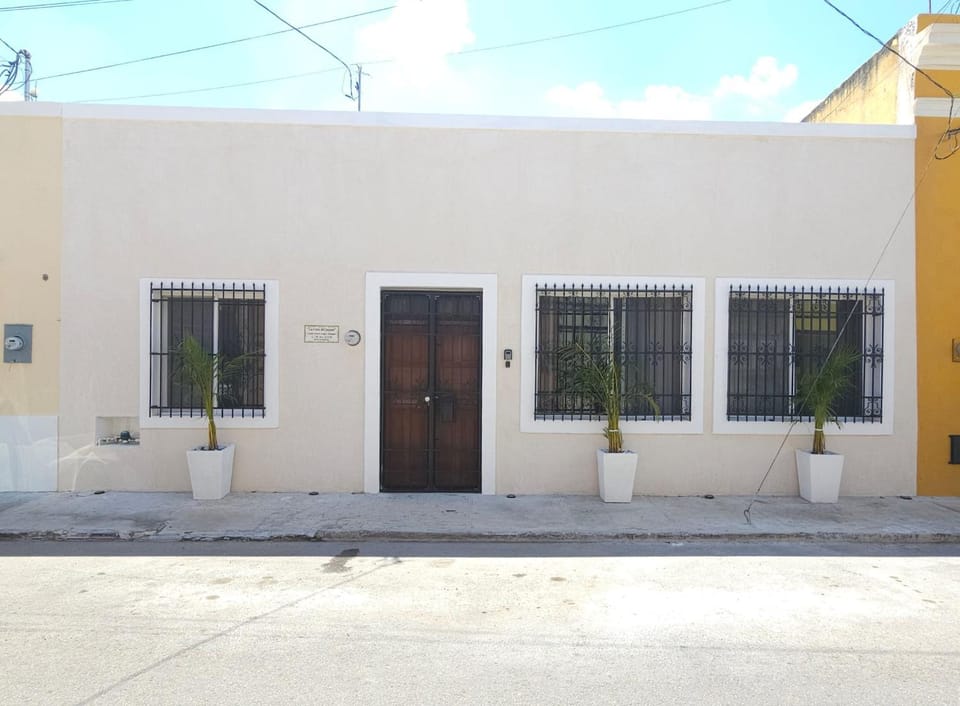 Property building, Facade/entrance, Day